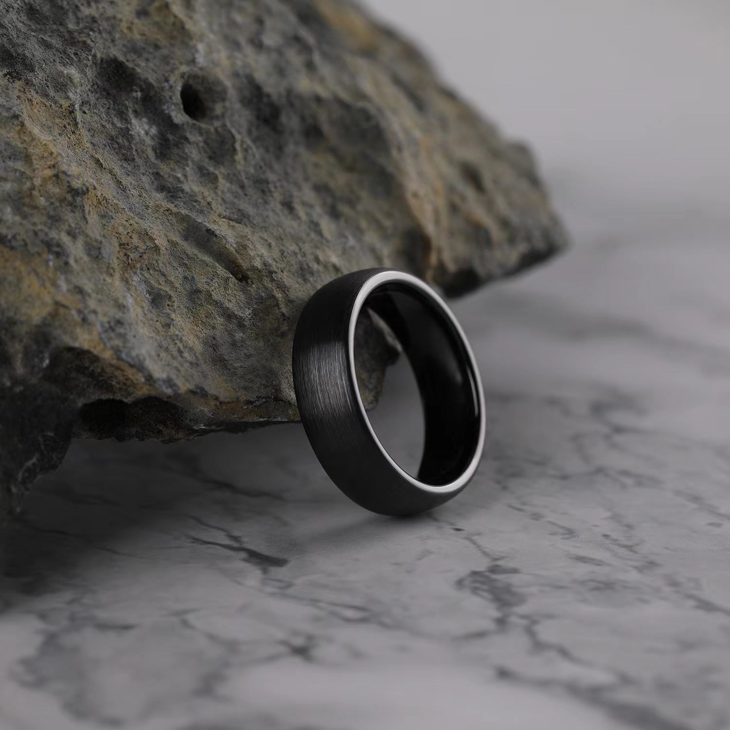 ANILLO DE TUNGSTENO ESTILO DOMINADO 4/6/8MM