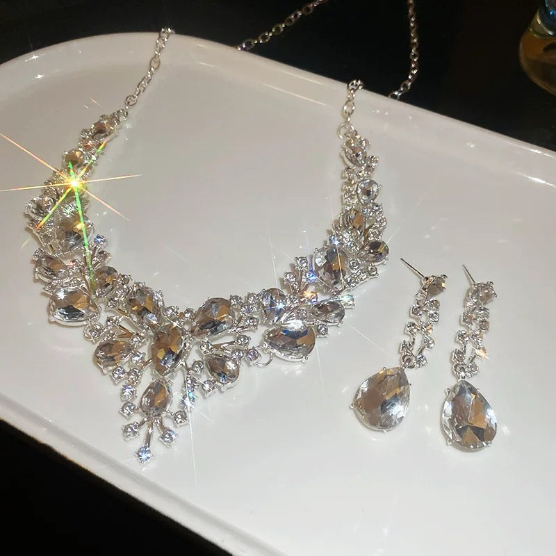 Vintage Zircon Pet Necklace