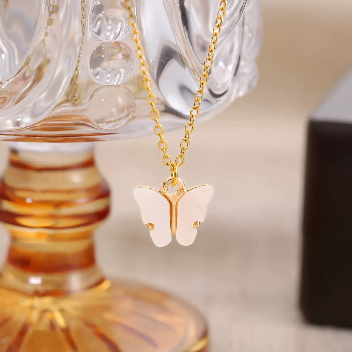 Butterfly Pendant Necklace – Minimalist Shell Charm Necklace for Women