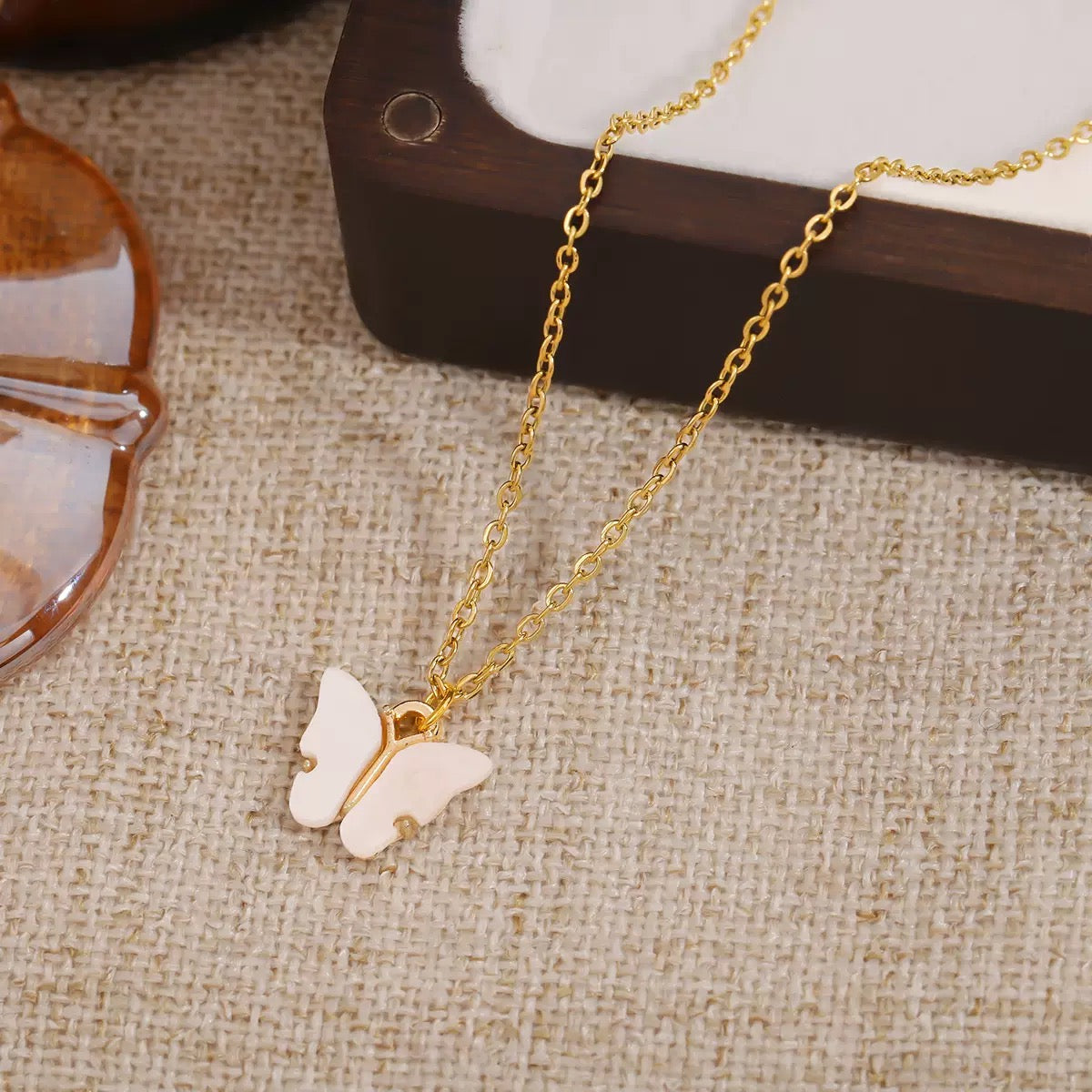 Butterfly Pendant Necklace – Minimalist Shell Charm Necklace for Women